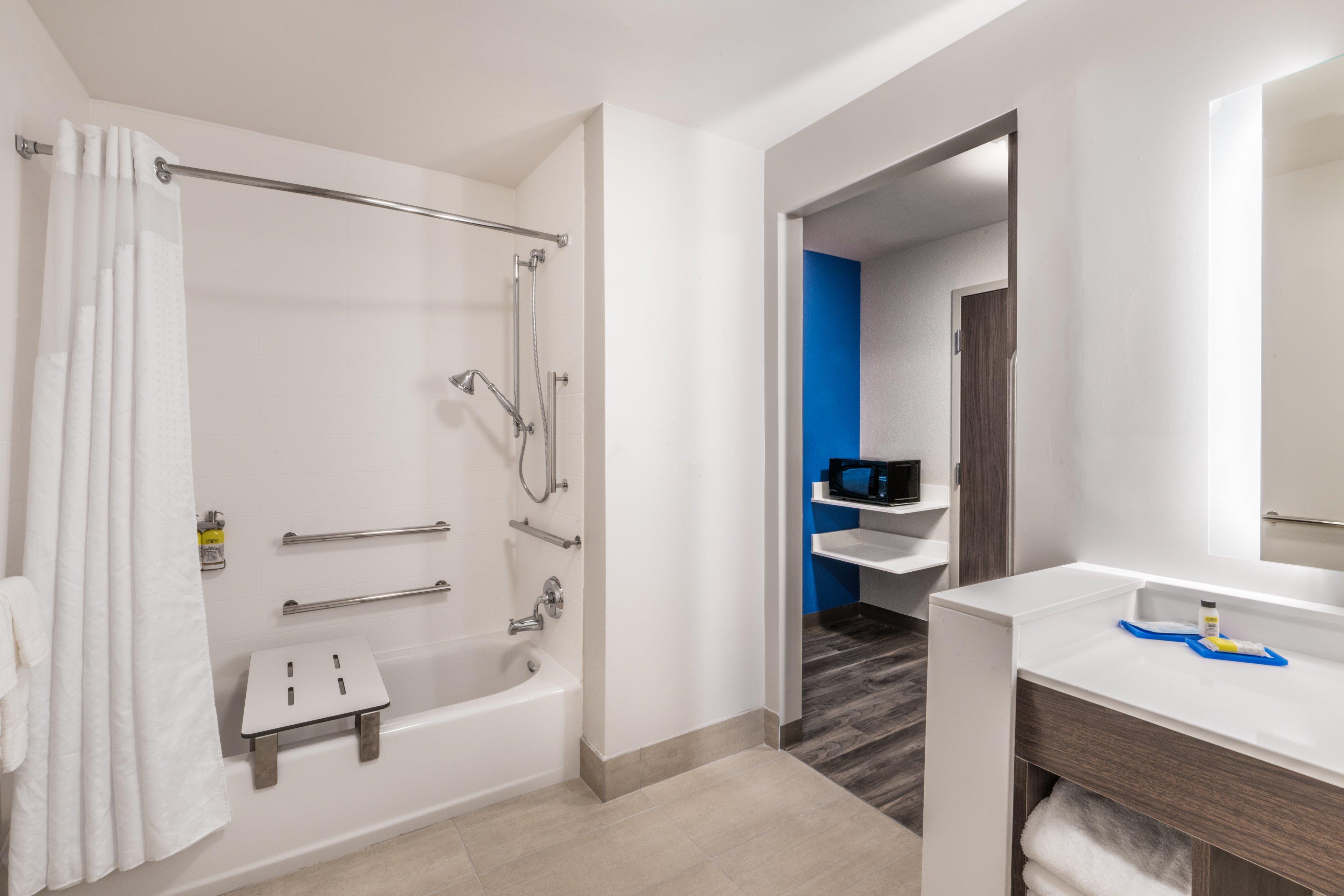 Holiday Express & Lake Havasu - London Bridge By Ihg
