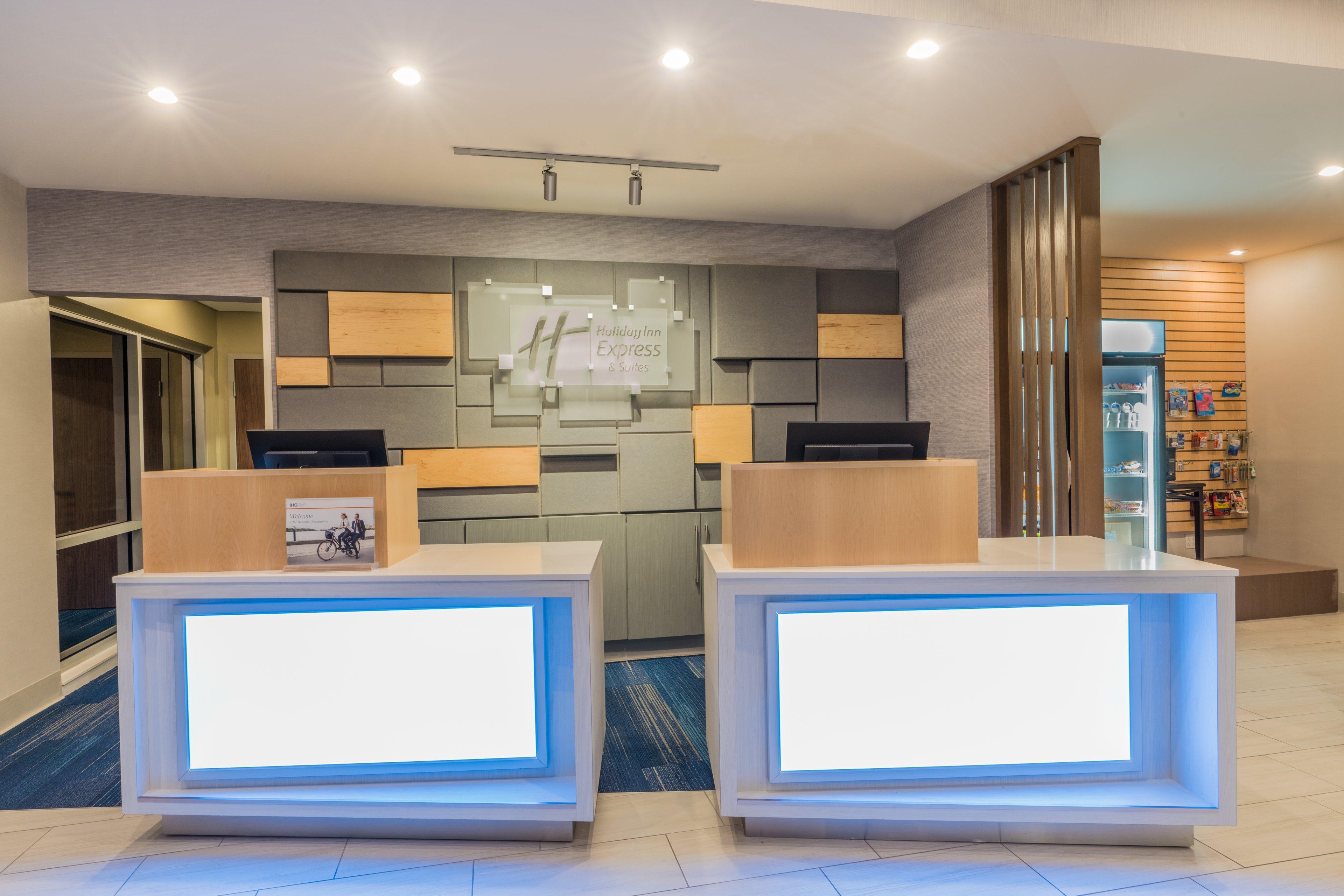 Holiday Express & Lake Havasu - London Bridge By Ihg